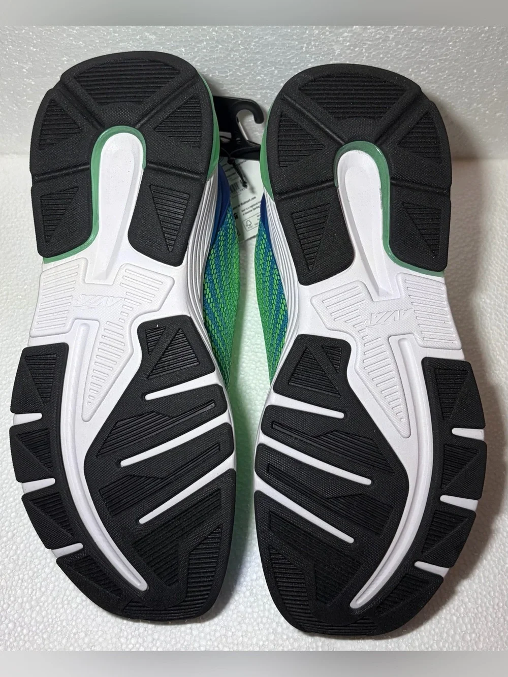 Avia men’s Hypersonic Gel Running Shoes size 11 green & Blue